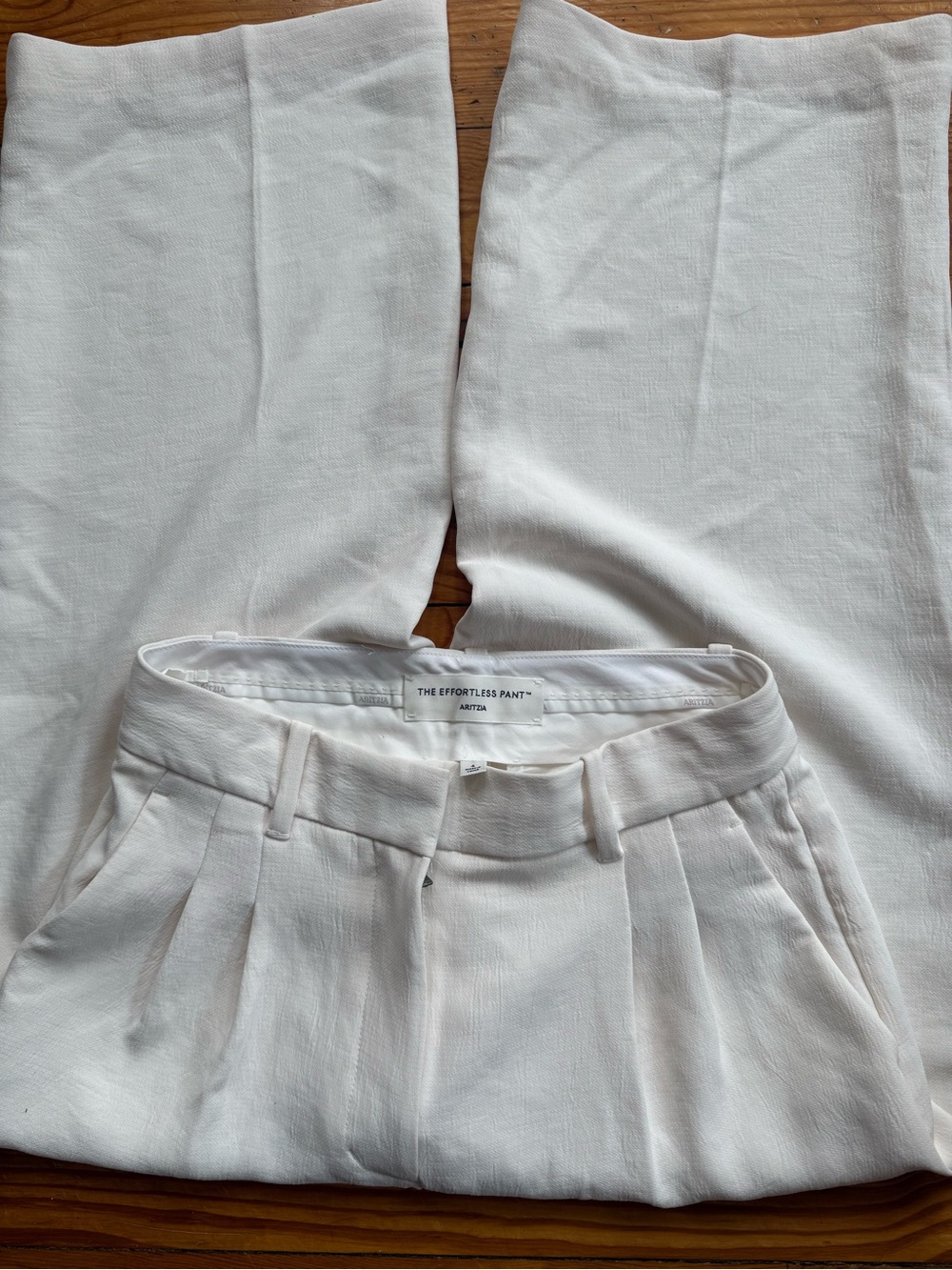 Aritzia Effortless Cropped Crepette Pants |